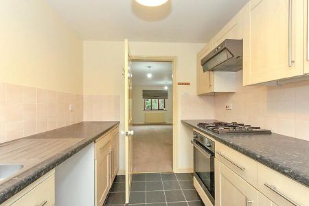 Meadows House, The Street, Sittingbourne, ME9 - Photo 5