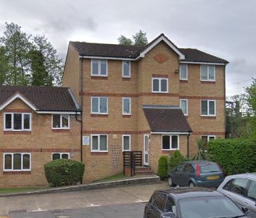 One Bedroom Flat for Rent in Enfield - Photo 2