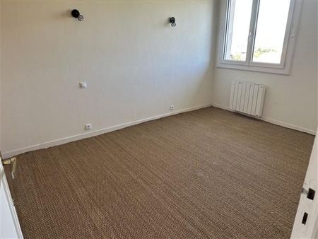 Location Appartement 5 pièces 99m² MONISTROL SUR LOIRE 43120 - Photo 4