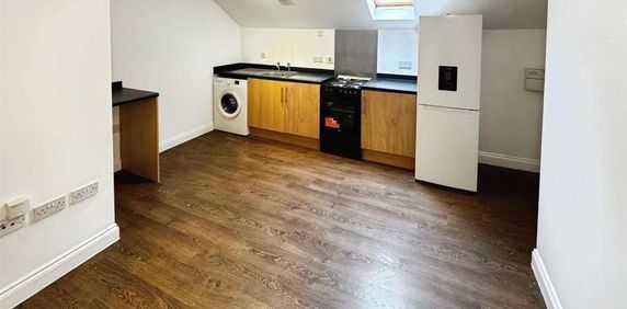 1 bedroom flat to rent - Photo 2