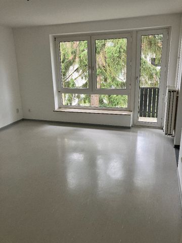 Schöne 3-Zimmer Wohnung mit Balkon im Eichenhain zu vermieten - Photo 3