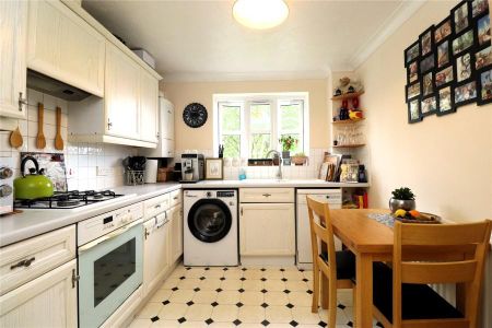 1 bedroom apartment to rent - Photo 5