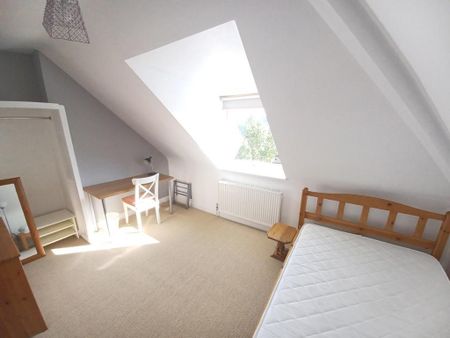 3 bedroom apartment to rent - Photo 4