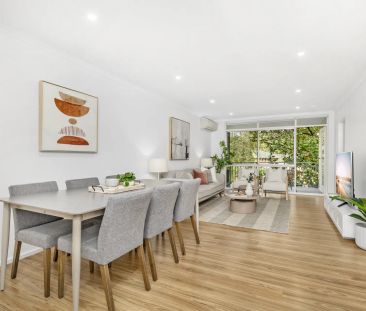 Renovated Three-Bedroom Retreat in Ultra Convenient Location Moment... - Photo 5