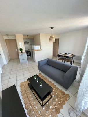 A louer charmant T2 meublé de 39.86 m2 avec vue dégagée - Place du Terreau - Photo 1