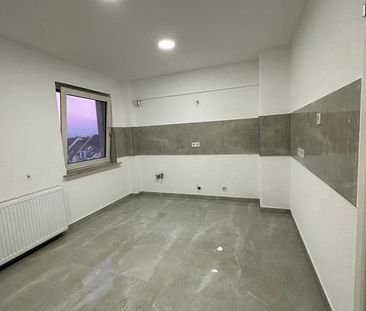 Frisch sanierte 2,5 Zimmer-Wohnung mit Balkon in Essen-Borbeck - Photo 1