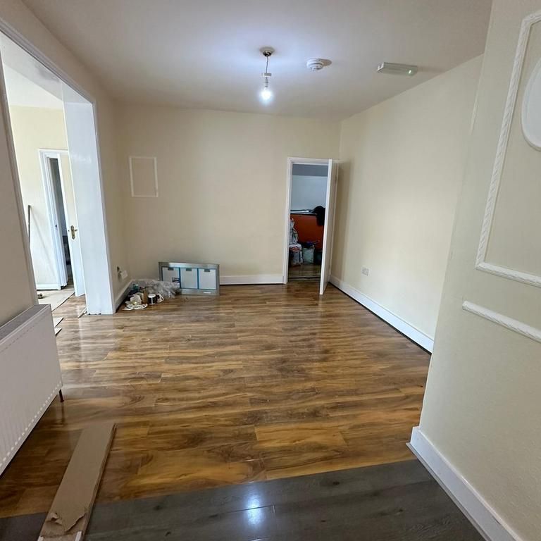 4 bedroom semi-detached house to rent - Photo 1