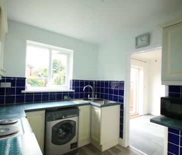 2 bedroom end of terrace house to rent - Photo 6