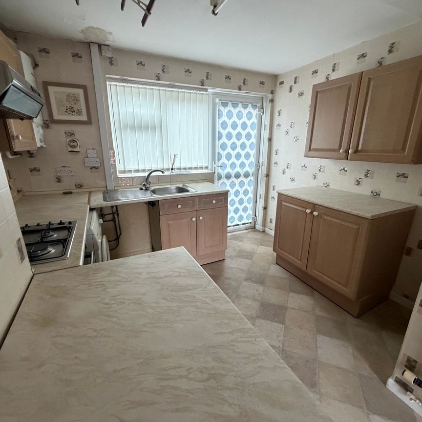 Spenser Avenue - Photo 1