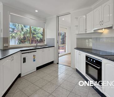 LARGE 4 BEDROOM FAMILY HOME WITH DUCTED AIR CONDITIONING!!! - Photo 3