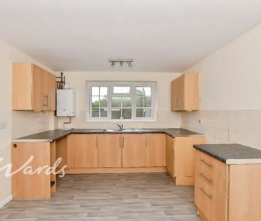 3 bedroom end of terrace house to rent - Photo 1