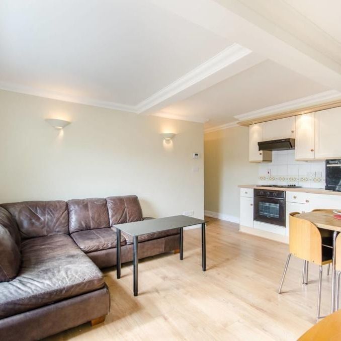 2 Bed Flat, Old Stables Yard, SW19 - Photo 1