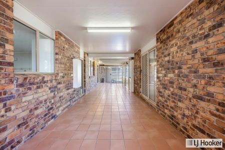 ELEGANT LOW-MAINTENANCE GRANNY FLAT IN A SOUGHT-AFTER AVOCA LOCATION - Photo 2