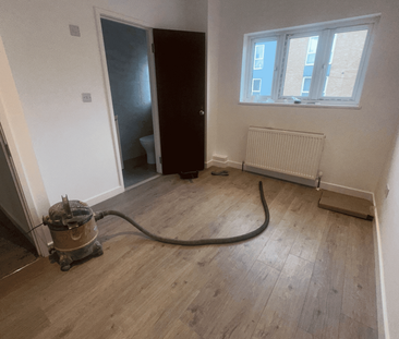 6 bedroom semi-detached house to rent - Photo 5 | Rentumo