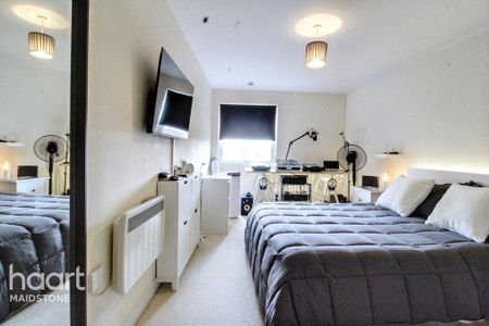 1 bedroom apartment to rent - Photo 5