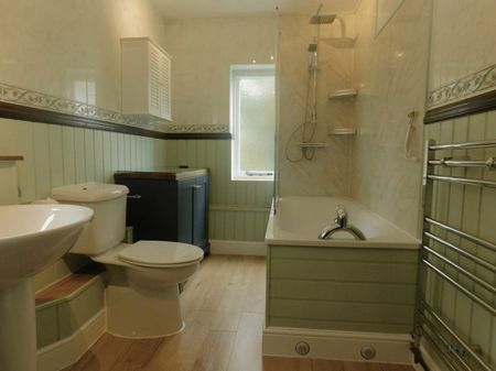 Yew Tree House, Westfield, East Sussex - £1,050pcm - Photo 2