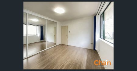 Bright & Spacious Full-Brick Townhouse in a Highly Convenient Location - Photo 5