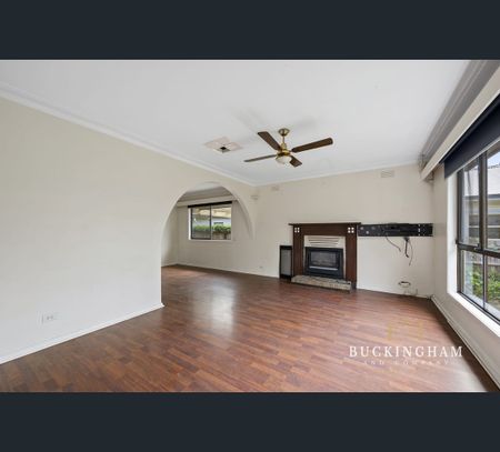 1 Reeves Street, Watsonia, Vic 3087 - Photo 4