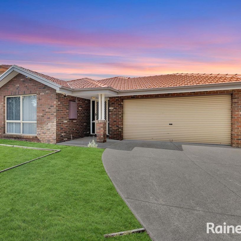 12 Spinningdale Close, Seabrook, VIC 3028 - Photo 1