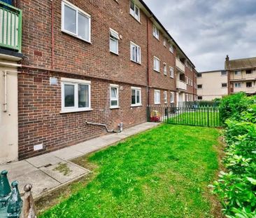 2 Bed Flat, Thorne Close, E16 - Photo 5
