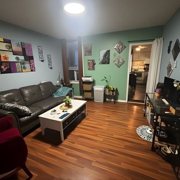 $1,699 / 2 br / 1 ba / 44 Spring st unit 1 - Photo 1