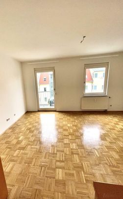 2 Zimmerwohnung mit Balkon, gepflegter Zustand, - Photo 1