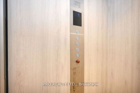Condo Townhouse For Lease | W9051799 - Photo 4