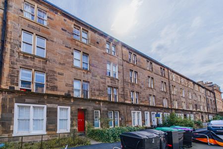 3 bedroom apartment to rent - Photo 3