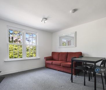 1 bedroom in a house share to rent - Photo 6