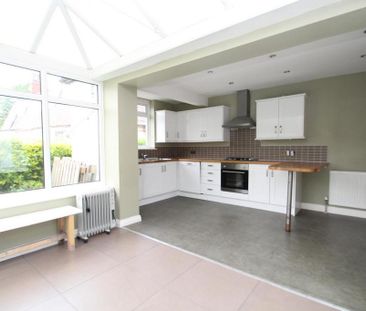 4 bedroom bungalow to rent - Photo 1