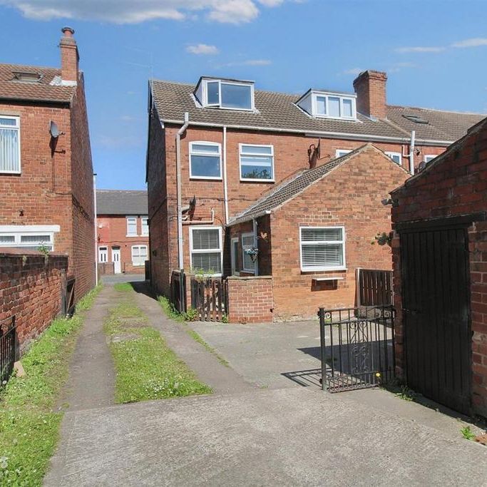 3 bedroom terraced house to rent - Photo 1