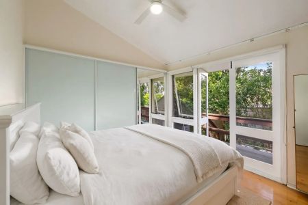 Sunlit Split-Level Townhouse Offering Space, Style & Convenience - Photo 2