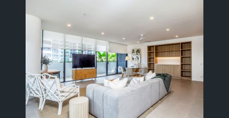 'SPACIOUS BEAUTIFULLY FURNISHED THREE BEDROOM APARTMENT IN BELVEDERE WITH ADDITIONAL MEDIA ROOM/ STUDY OR HOME OFFICE" - Photo 2