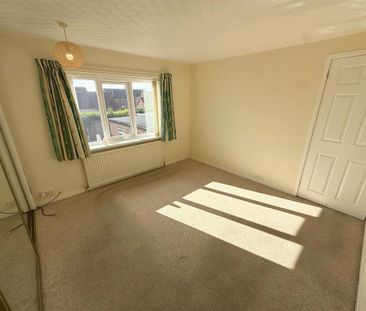 Rutland Crescent - Photo 4