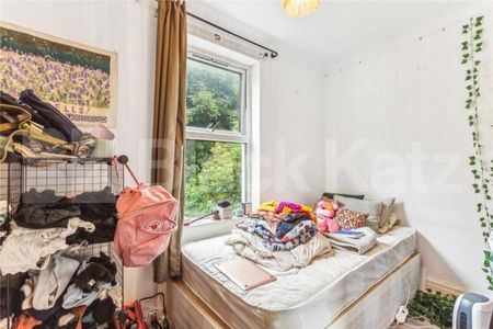 Spacious whole six double bedroom house split over three floors - Photo 3