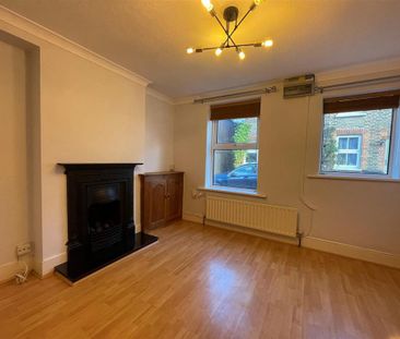 2 bedroom end of terrace house to rent - Photo 4