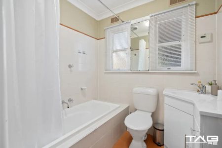 8 Thompson Avenue, St Marys NSW 2760 - Photo 5