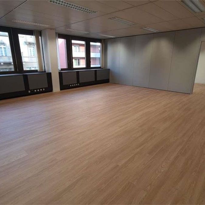 Büro mit 3 Räumen in bester Lage, nur zwei Schritte vom langen See in Paradiso - Foto 1