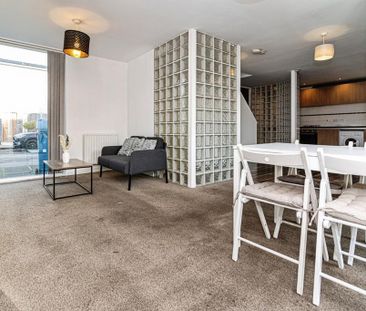 3 bedroom terraced house to rent - Photo 6