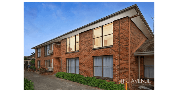 Spacious 2-Bedroom Apartment in the Heart of Mordialloc - Photo 1