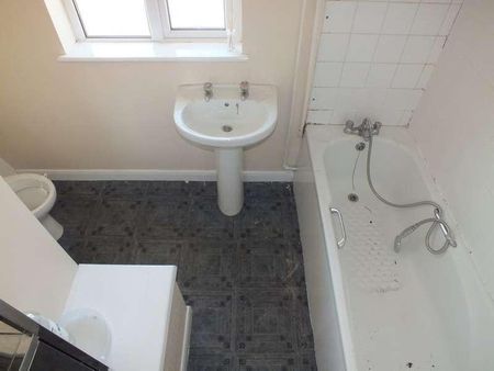 Linden Road, South Reading, Berkshire, RG2 - Photo 2