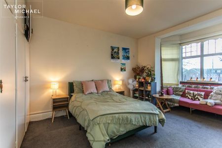 1 bedroom in a house share to rent - Photo 4