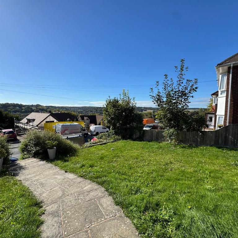 4 bedroom semi-detached house to rent - Photo 1