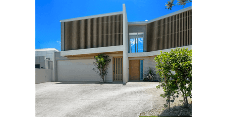 Modern Beachside Duplex With Office/4th Bedroom & Plunge Pool - Photo 5
