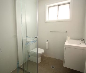 unique mdoern granny flat with street frontage and private yard space - Photo 3