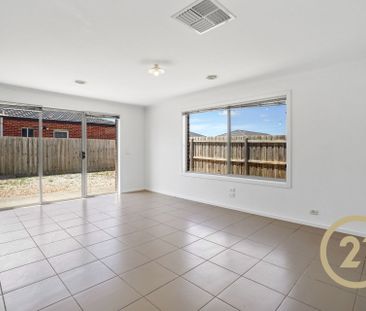 3 Dreelburn Terrace&comma; Melton South - Photo 5