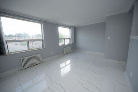 For Lease - 2624 Eglinton Avenue Unit# 1, Toronto, Ontario - Photo 4
