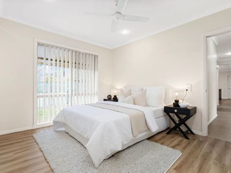 Large Three Bedroom Townhouse - Photo 3