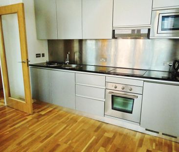 2 bedroom flat to rent - Photo 4