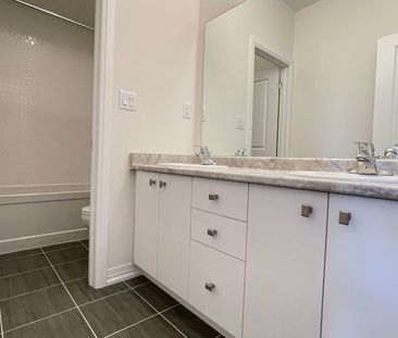 For Lease - 36 Van Wart Street, Whitby, Ontario - Photo 6